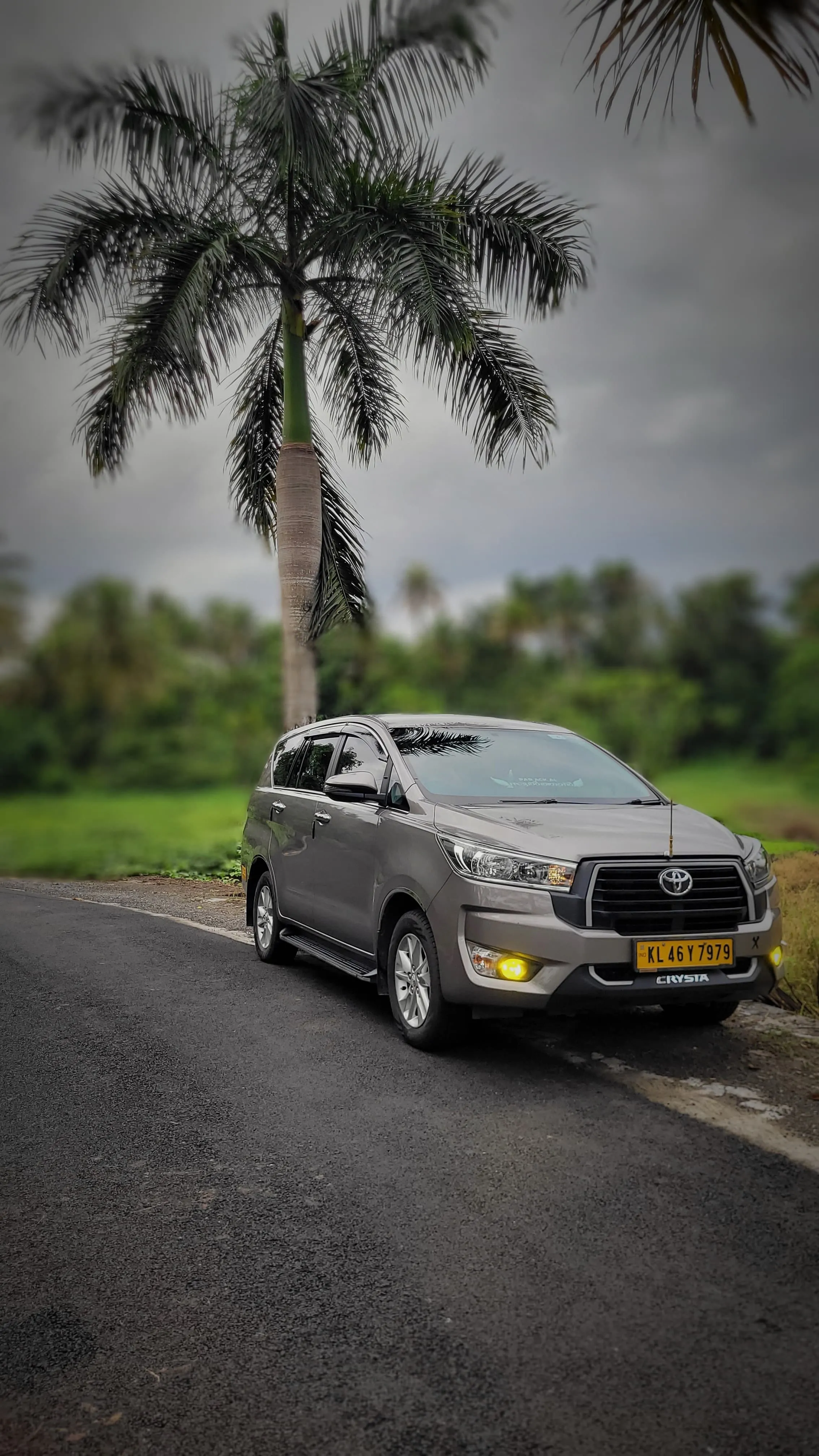 Toyota Innova Crysta Bronze