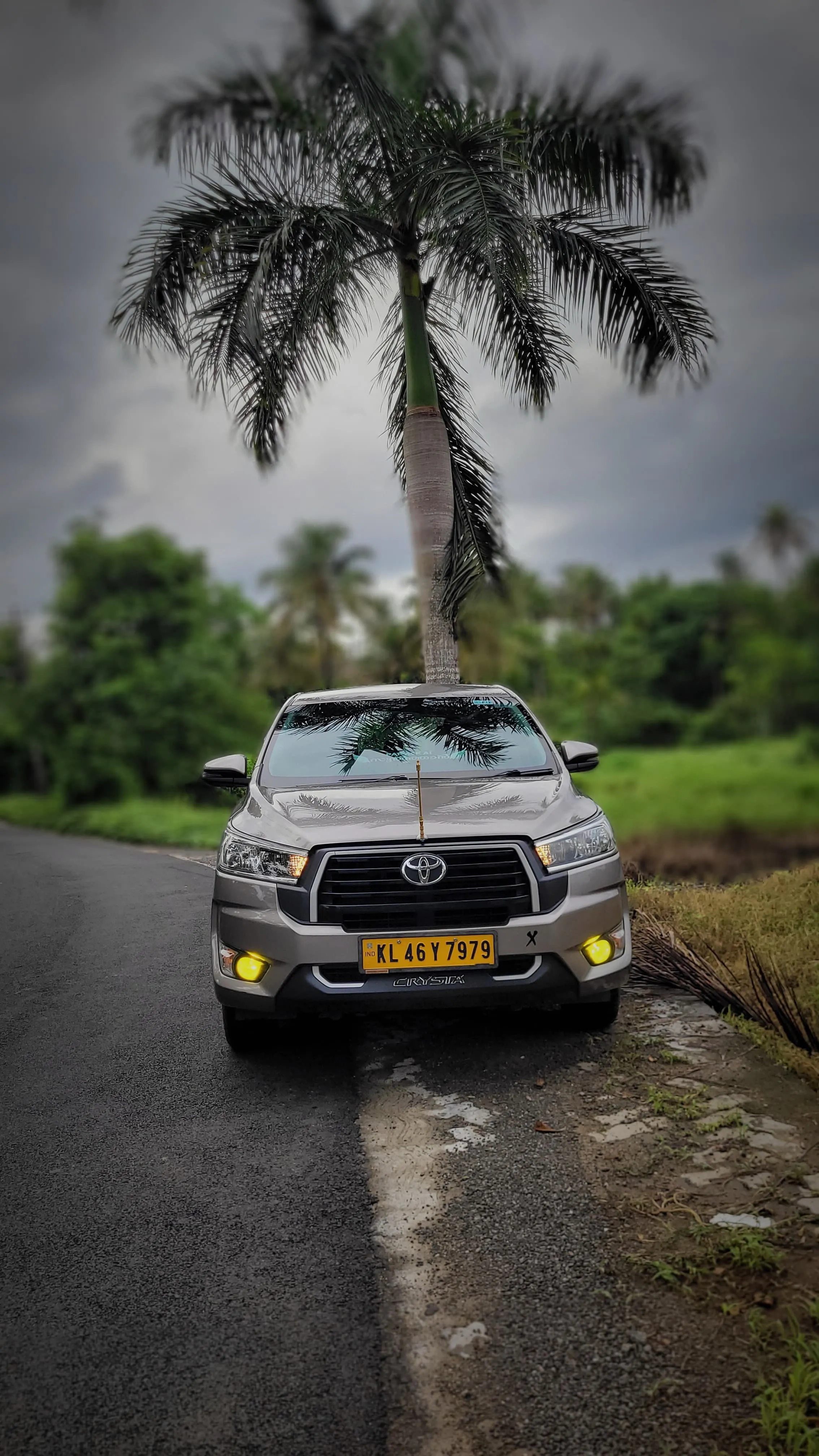 Toyota Innova Crysta Bronze