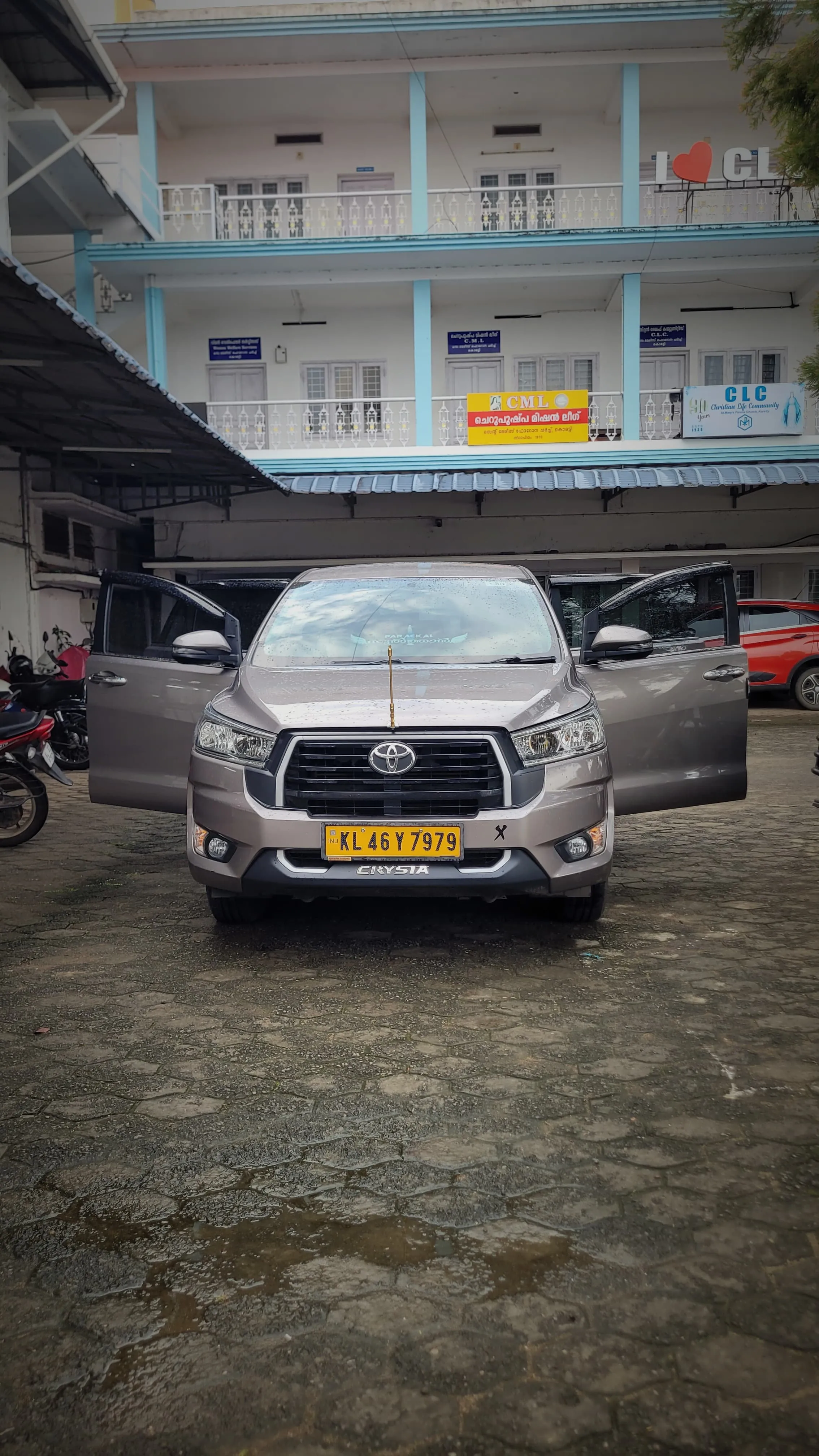 Toyota Innova Crysta Bronze