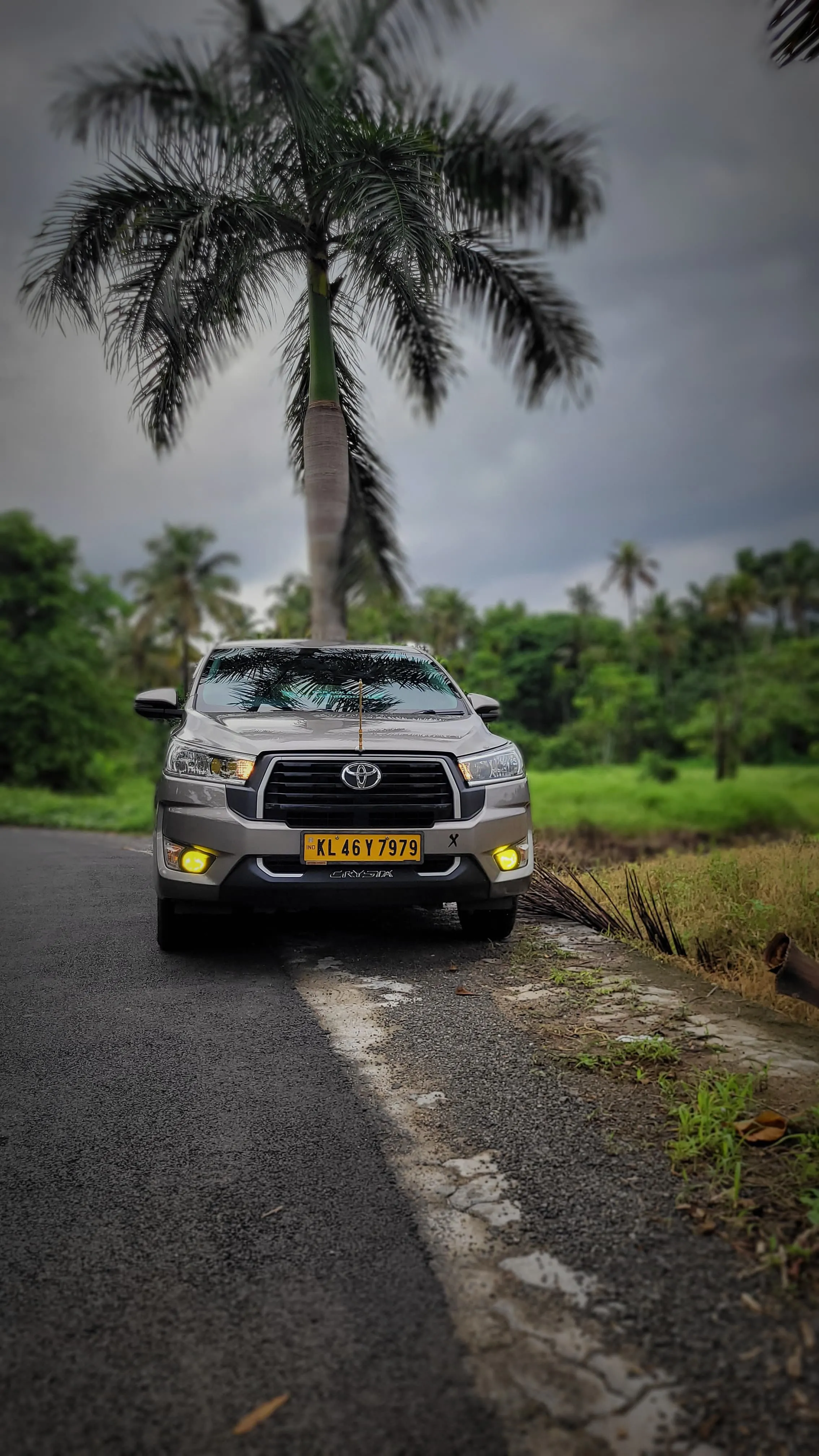 Toyota Innova Crysta Bronze