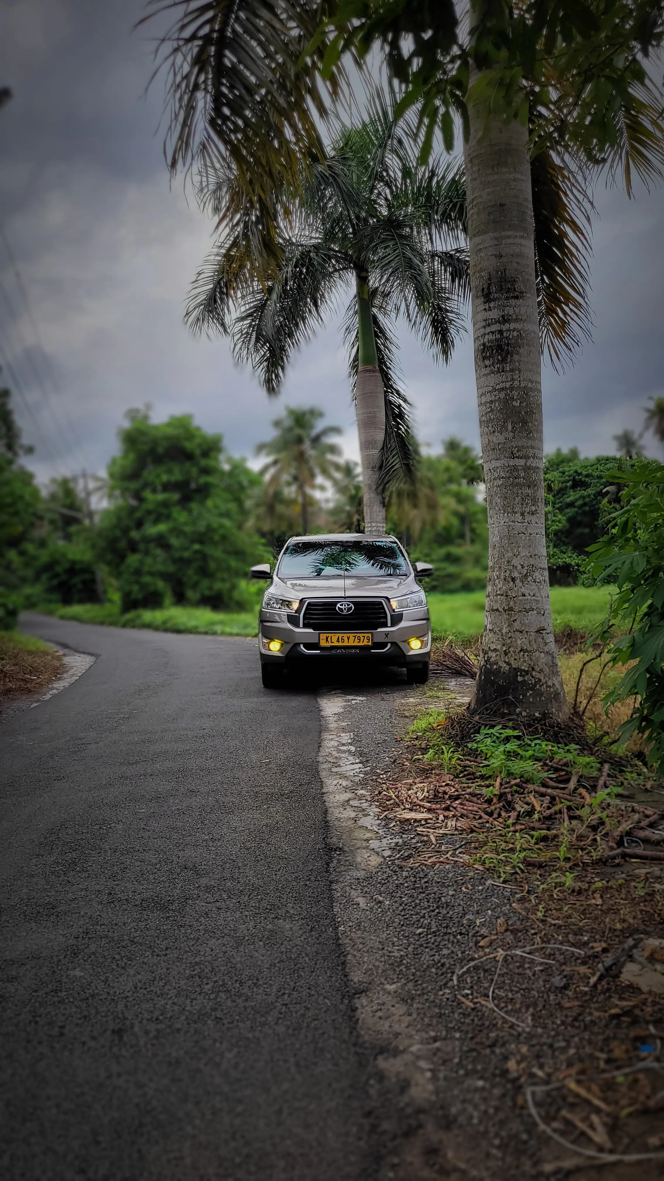 Toyota Innova Crysta Bronze